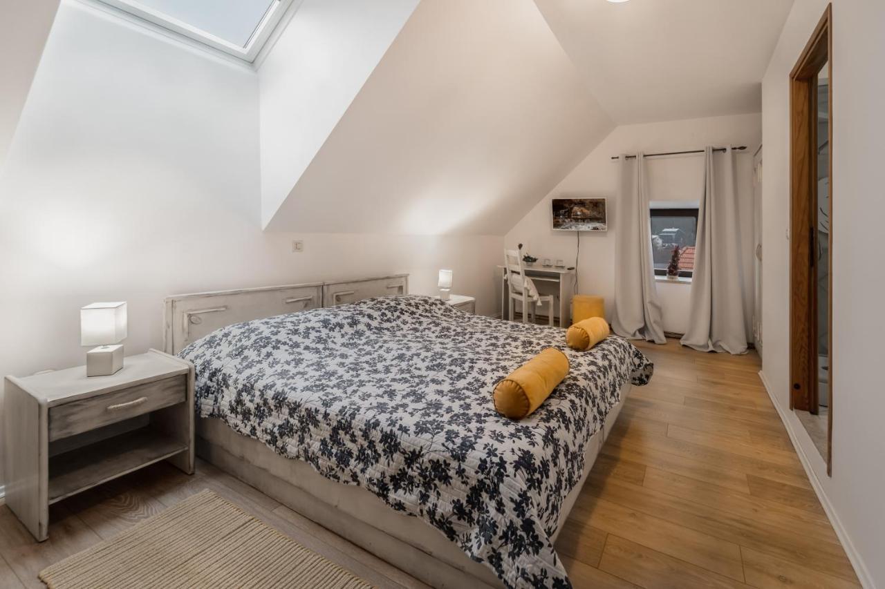 Bed and Breakfast Sobe "Ela" Фужине Экстерьер фото